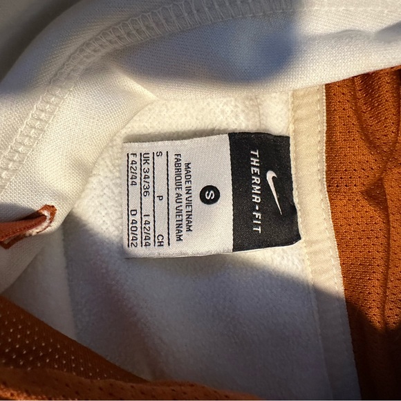 Men’s Nike Therma-Fit Sweatshirt - Picture 2 of 2